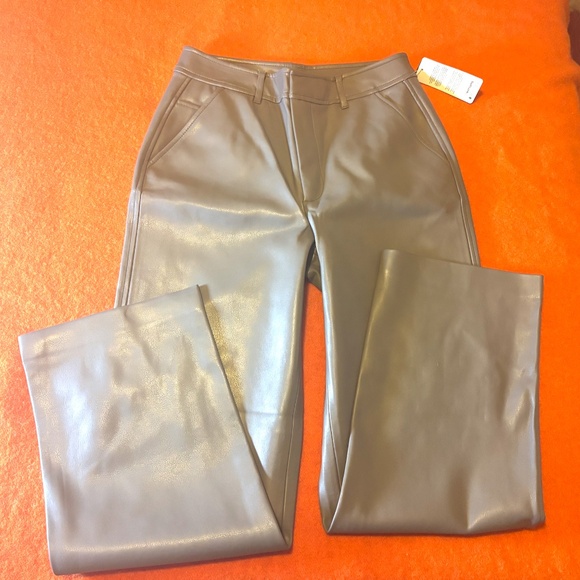 Charcoal grey cropped faux-leather pants NWT - Picture 3 of 10